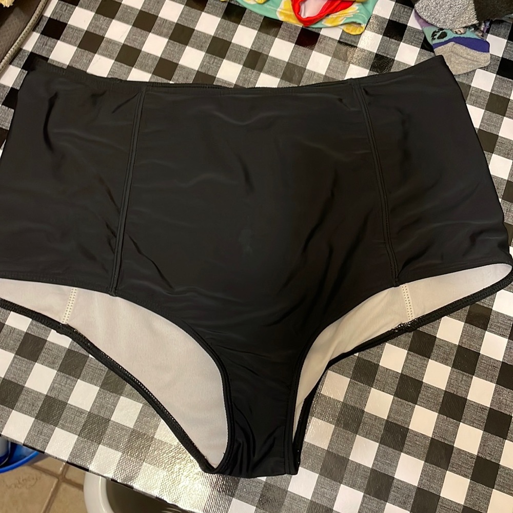 Kortni Jeane XL Black Bottom